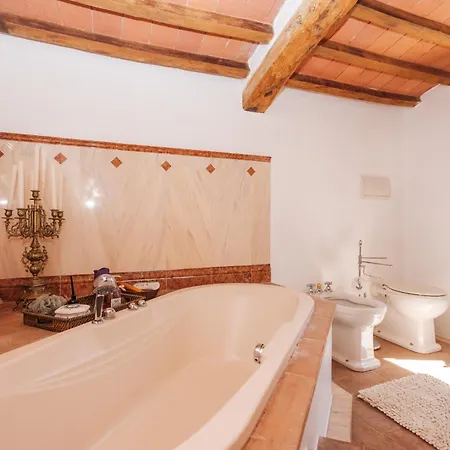 Charming In Monteleone dʼOrvieto